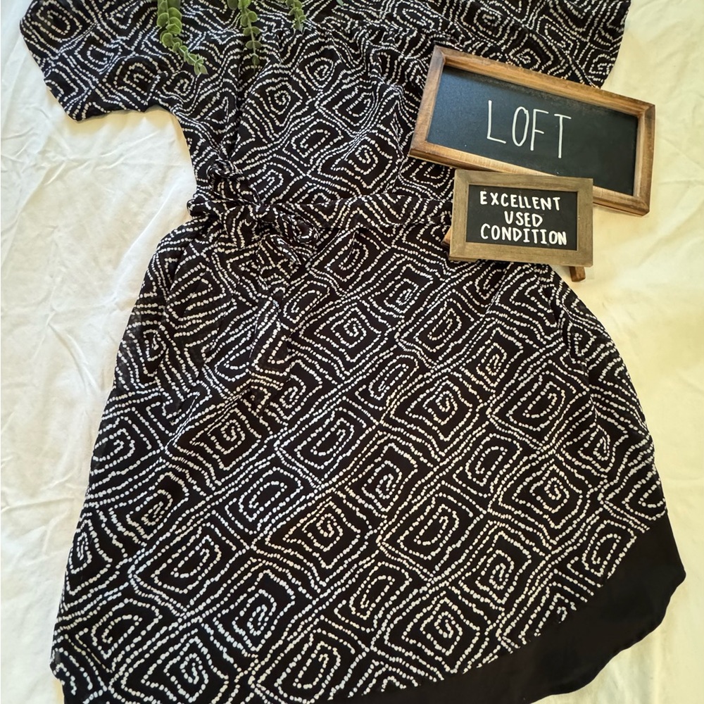 EUC + LOFT + Geometric Shift Dress